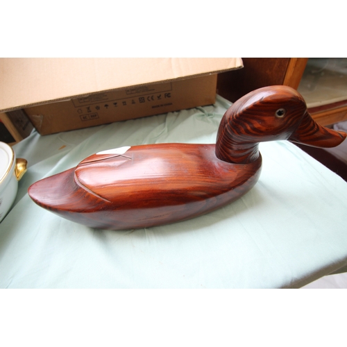 272 - Attractively carved Oriental duck in mahogany