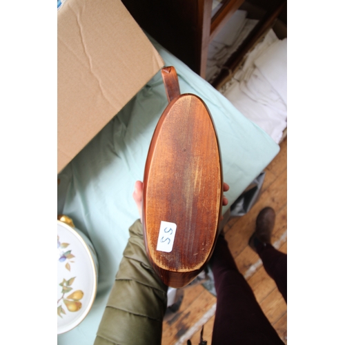 272 - Attractively carved Oriental duck in mahogany