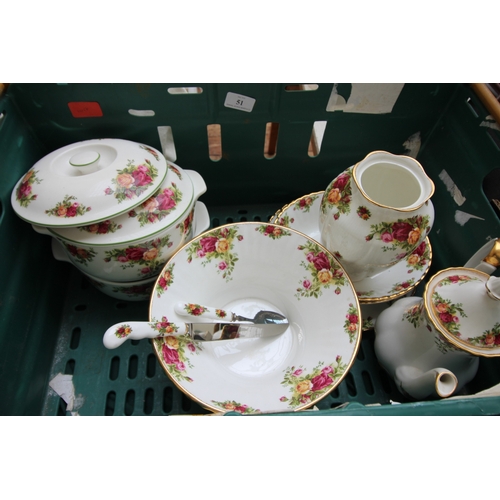 51 - Fine selection of Royal Albert Old Country Rose to include dinner plates, side plates, bowls, cups, ... 