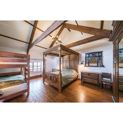 5 - Long weekend for up to 8 people (Off-peak 2024) in the beautifully renovated 'Coach House' located o... 