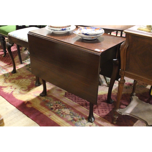 111 - Georgian Mahogany Drop Leaf Table on Pad Feet