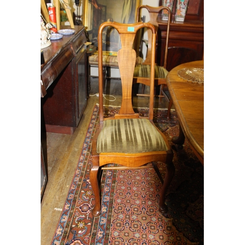 13 - Oval Mahogany Dining Table with Inset Pine Leaf together with 4 Queen Anne Style Dining Chairs