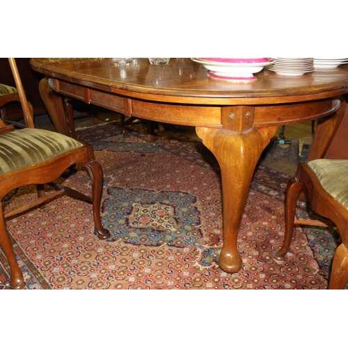 13 - Oval Mahogany Dining Table with Inset Pine Leaf together with 4 Queen Anne Style Dining Chairs