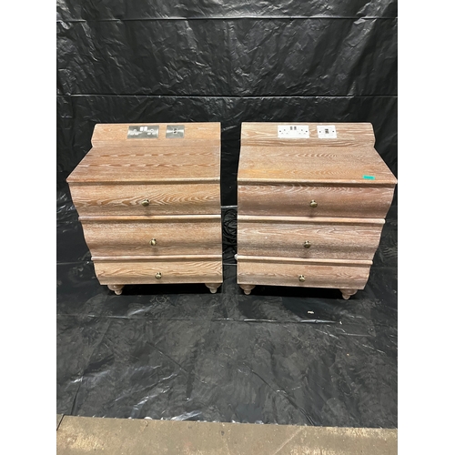 292 - Pair of Limed Oak Bedside Chests on Turned Feet (false bottom drawer) - (60cm x 78cm x 45cm)