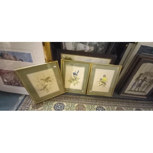 30 - Collection of Decorative Prints & a Vintage Mirror