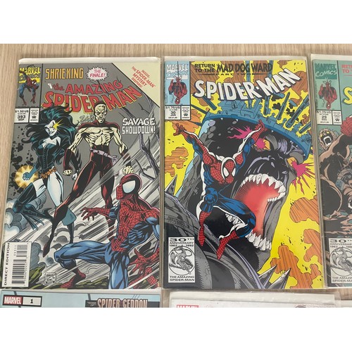 23 - SPIDER-MAN & SPIDER-MAN RELATED COMIC BUNDLE. 23 Marvel Comics. Including Amazing Spider-man, Spider... 