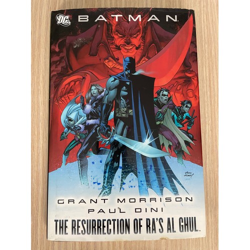 45 - BATMAN & BATMAN RELATED GRAPHIC NOVELS - HARDBACKS & TPB's - 8 in lot
Featuring:
Dark Knight Returns... 