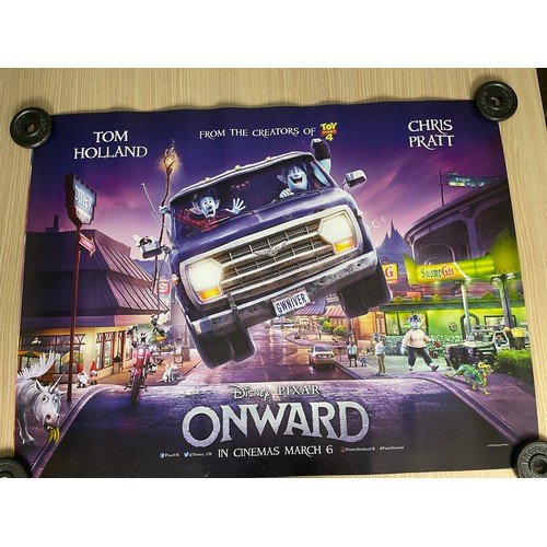 558 - 8 X DISNEY/PIXAR FILM MOVIE CINEMA QUAD POSTERS.
Featuring:
UP, INSIDE OUT, RATATOUILLE, FINDING DOR... 