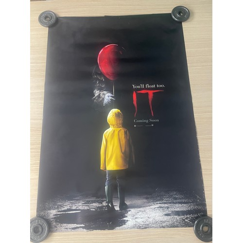 561 - IT (2017)- Original UK One-Sheet Cinema Film Movie Poster. some light edge wear. 
Measures 27