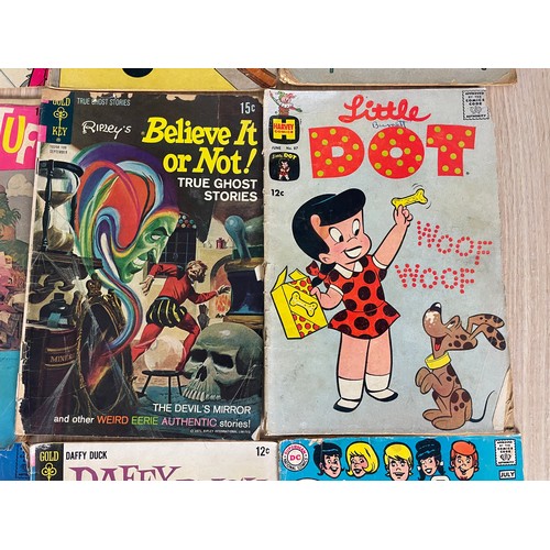 384 - Selection of 60s independent comics, including Archie, Ripley’s Believe It or Not, Daffy Duck). 18 c... 