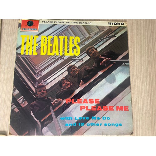 548 - 5 x The Beatles Vinyl Record Albums 33rpm. Featuring : help, please, please me, with the Beatles, ha... 