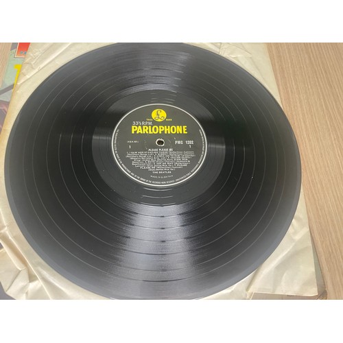 548 - 5 x The Beatles Vinyl Record Albums 33rpm. Featuring : help, please, please me, with the Beatles, ha... 