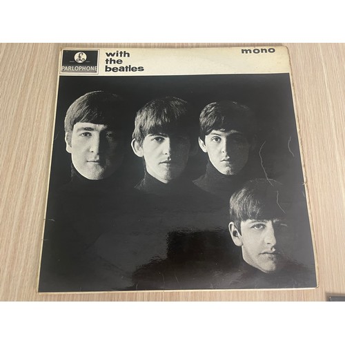 548 - 5 x The Beatles Vinyl Record Albums 33rpm. Featuring : help, please, please me, with the Beatles, ha... 