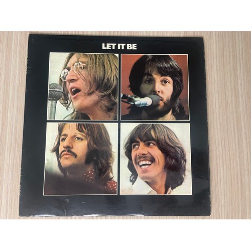 548 - 5 x The Beatles Vinyl Record Albums 33rpm. Featuring : help, please, please me, with the Beatles, ha... 