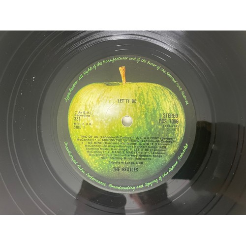 548 - 5 x The Beatles Vinyl Record Albums 33rpm. Featuring : help, please, please me, with the Beatles, ha... 