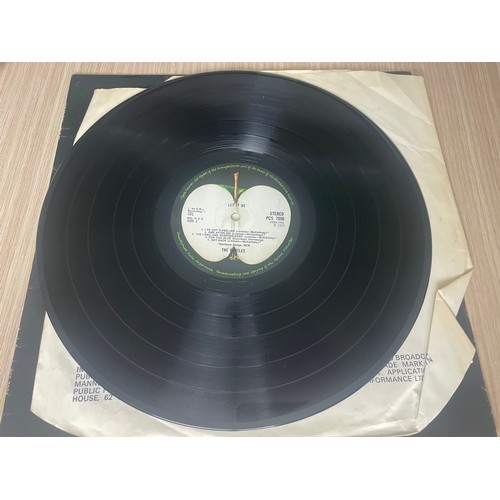 548 - 5 x The Beatles Vinyl Record Albums 33rpm. Featuring : help, please, please me, with the Beatles, ha... 