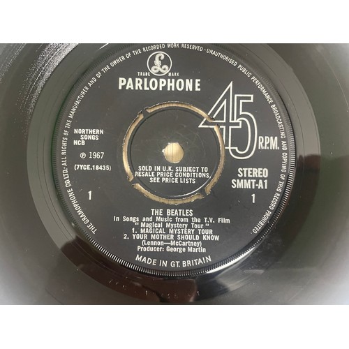 549 - The Beatles Magical Mystery Tour 7” 2-EP Gatefold sleeve, first pressing with booklet and blue lyric... 