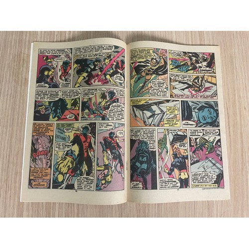 275 - Uncanny X-Men #110 & 112. Marvel Comics 1978. 
#110 = VG Condition #112 = Good condition Cover detac... 