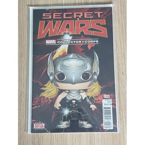 296 - Secret Wars #1 Collectors Corps Variant. Marvel Comics 2015