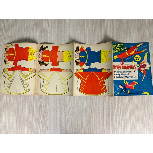 444J - The 3 Famous Flying Marvels Vintage Punch-Outs Set - 1945.  VFN Condition for age, intact and unused... 