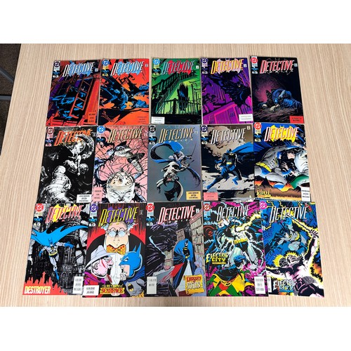 10 - BATMAN Detective Comics Bundle 40 Comics from #612 (1990). VG+/FN Condition. DC Comics.