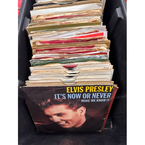 308 - Approx 80 ELVIS PRESLEY Vinyl record 7