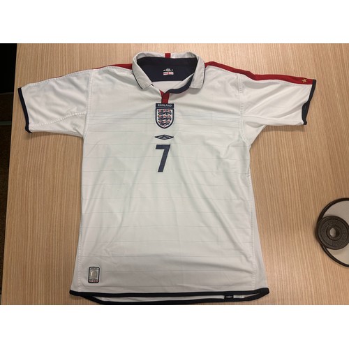 294 - ENGLAND 2004 Home Football Shirt, Umbro, Beckham 7. Size Large. Official Authentic Team shirt with D... 