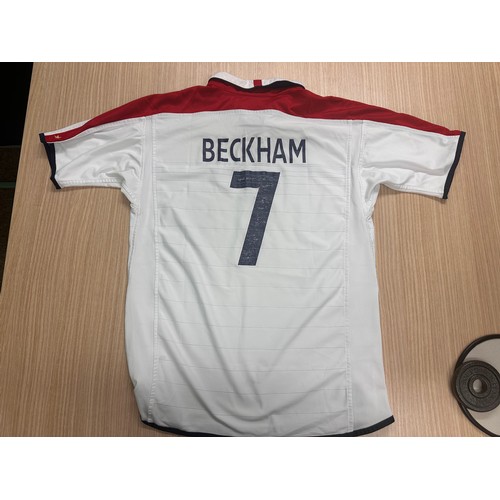 294 - ENGLAND 2004 Home Football Shirt, Umbro, Beckham 7. Size Large. Official Authentic Team shirt with D... 