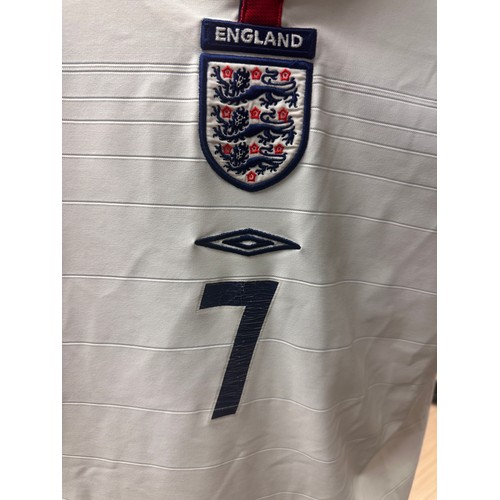 294 - ENGLAND 2004 Home Football Shirt, Umbro, Beckham 7. Size Large. Official Authentic Team shirt with D... 