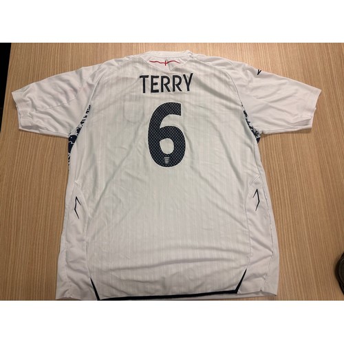 296 - ENGLAND 2008 Home Football Shirt, Umbro, Terry 6. Size Large. Official Authentic Team Shirt With Joh... 