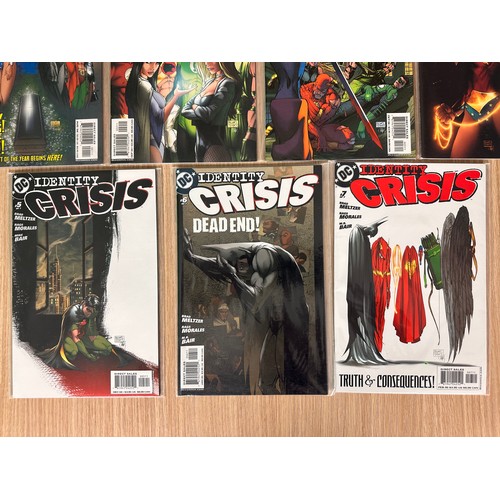 209 - Identity Crisis #1-7. Complete run. DC Comics 2004. VFN Condition. All Bagged