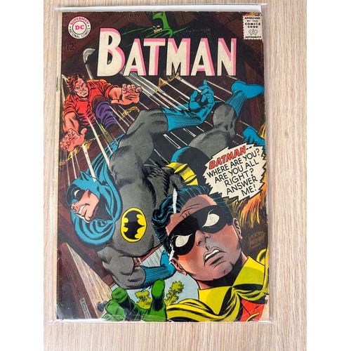 224 - Batman #196. DC Comics 1967. Silver Age Comic. VG Condition. Bagged & Boarded.