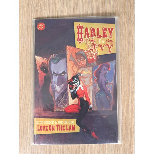 246 - Harley and Ivy: Love on the Lam #1 One-Shot DC Comics 2001. VFN. Condition.