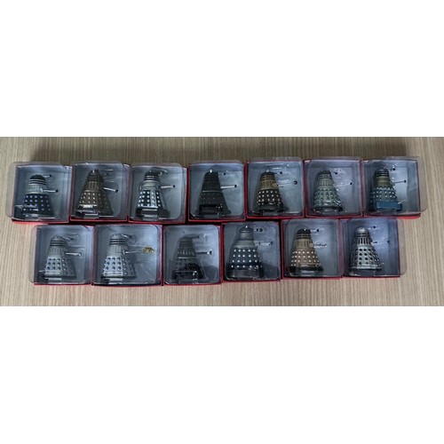 332 - DOCTOR WHO EAGLEMOSS FIGURINES RARE DALEKS COLLECTION #1 - 13 PLUS  MAGAZINES, BINDER AND STAND. VER... 