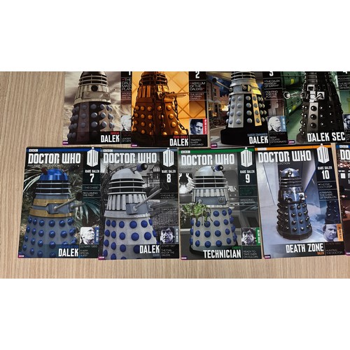 332 - DOCTOR WHO EAGLEMOSS FIGURINES RARE DALEKS COLLECTION #1 - 13 PLUS  MAGAZINES, BINDER AND STAND. VER... 