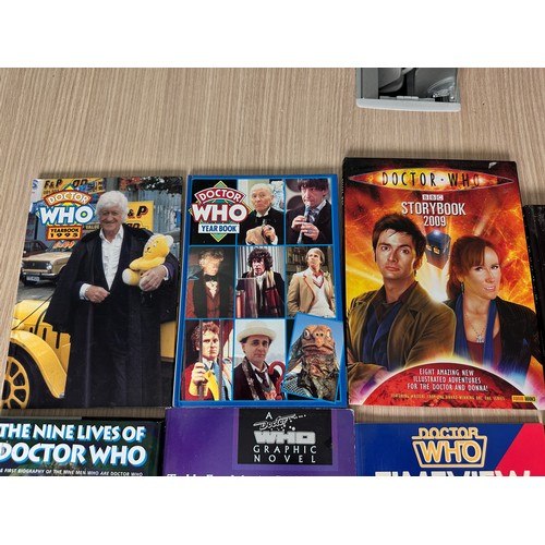 348 - DOCTOR WHO BOOK AND MAGAZINE BUNDLE. 14 items in total, all excellent condition.