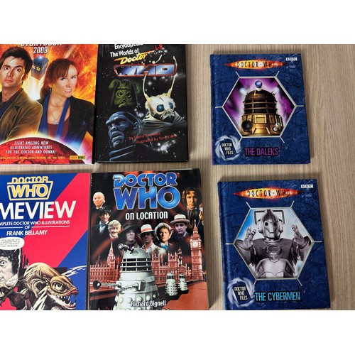 348 - DOCTOR WHO BOOK AND MAGAZINE BUNDLE. 14 items in total, all excellent condition.