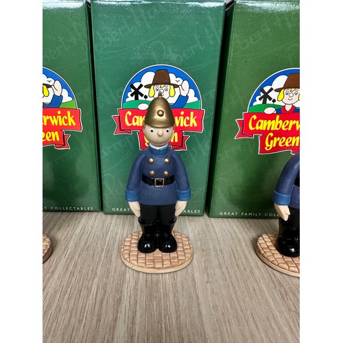 337 - 8 x CAMBERWICK GREEN FIREMEN FIGURINE COLLECTION by Robert Harrop. 
Features 2 x Captain Flack plus ... 