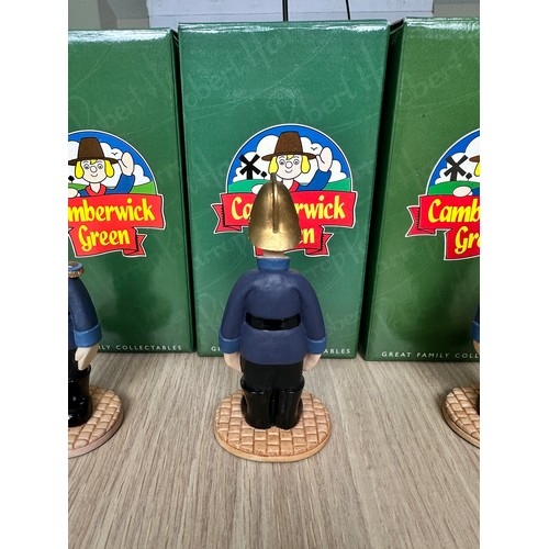 337 - 8 x CAMBERWICK GREEN FIREMEN FIGURINE COLLECTION by Robert Harrop. 
Features 2 x Captain Flack plus ... 