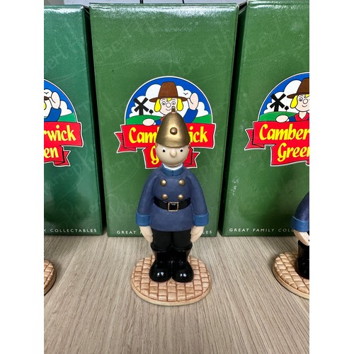 337 - 8 x CAMBERWICK GREEN FIREMEN FIGURINE COLLECTION by Robert Harrop. 
Features 2 x Captain Flack plus ... 