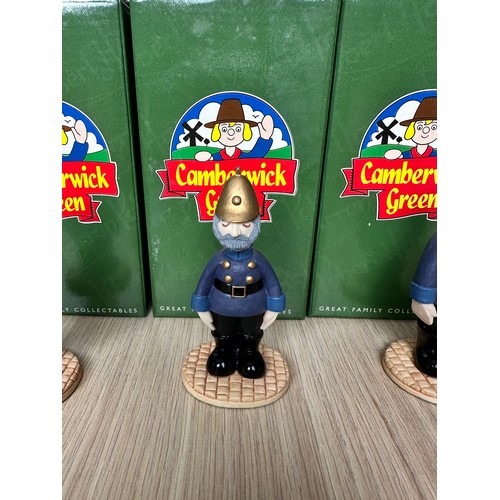 337 - 8 x CAMBERWICK GREEN FIREMEN FIGURINE COLLECTION by Robert Harrop. 
Features 2 x Captain Flack plus ... 