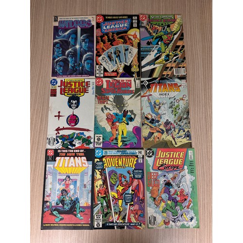 91 - DC Comics Bundle - 9 Comics inc The Wanderers #1, Teen Titans, Justice League. VG/FN Condition