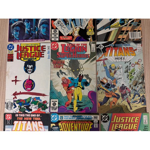 91 - DC Comics Bundle - 9 Comics inc The Wanderers #1, Teen Titans, Justice League. VG/FN Condition