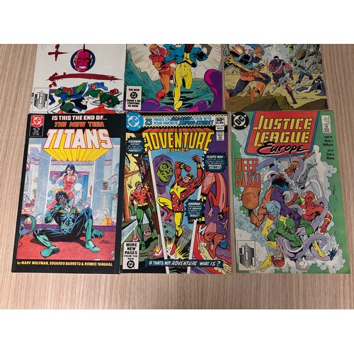 91 - DC Comics Bundle - 9 Comics inc The Wanderers #1, Teen Titans, Justice League. VG/FN Condition