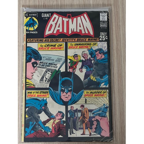 99 - Batman #233. DC Comics 1971 FN Condition. Bagged & Boarded.