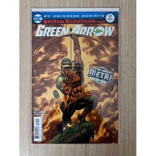 104 - Green Arrow #32 (Dark Knights Metal tie-in) Grell variant. DC Comics. Bagged & Boarded. FN Condition... 