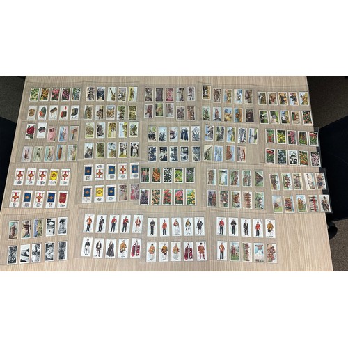 245 - CIGARETTE CARDS - LARGE COLLECTION OF 189 CIGARETTE CARDS FEATURING PARTIALLY/ALMOST COMPLETE SETS O... 