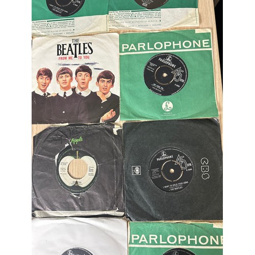 268 - 31 x THE BEATLES SINGLES - 7