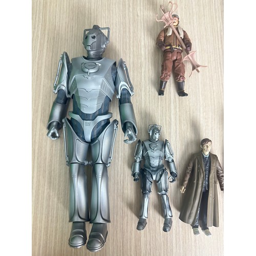 239 - Collection of DOCTOR WHO Toys and Figurines