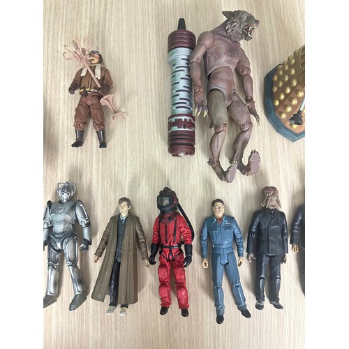 239 - Collection of DOCTOR WHO Toys and Figurines